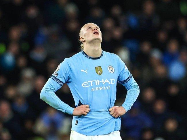 开云体育中国-曼城赛季首次遭遇连败，主帅怒斥球员表现