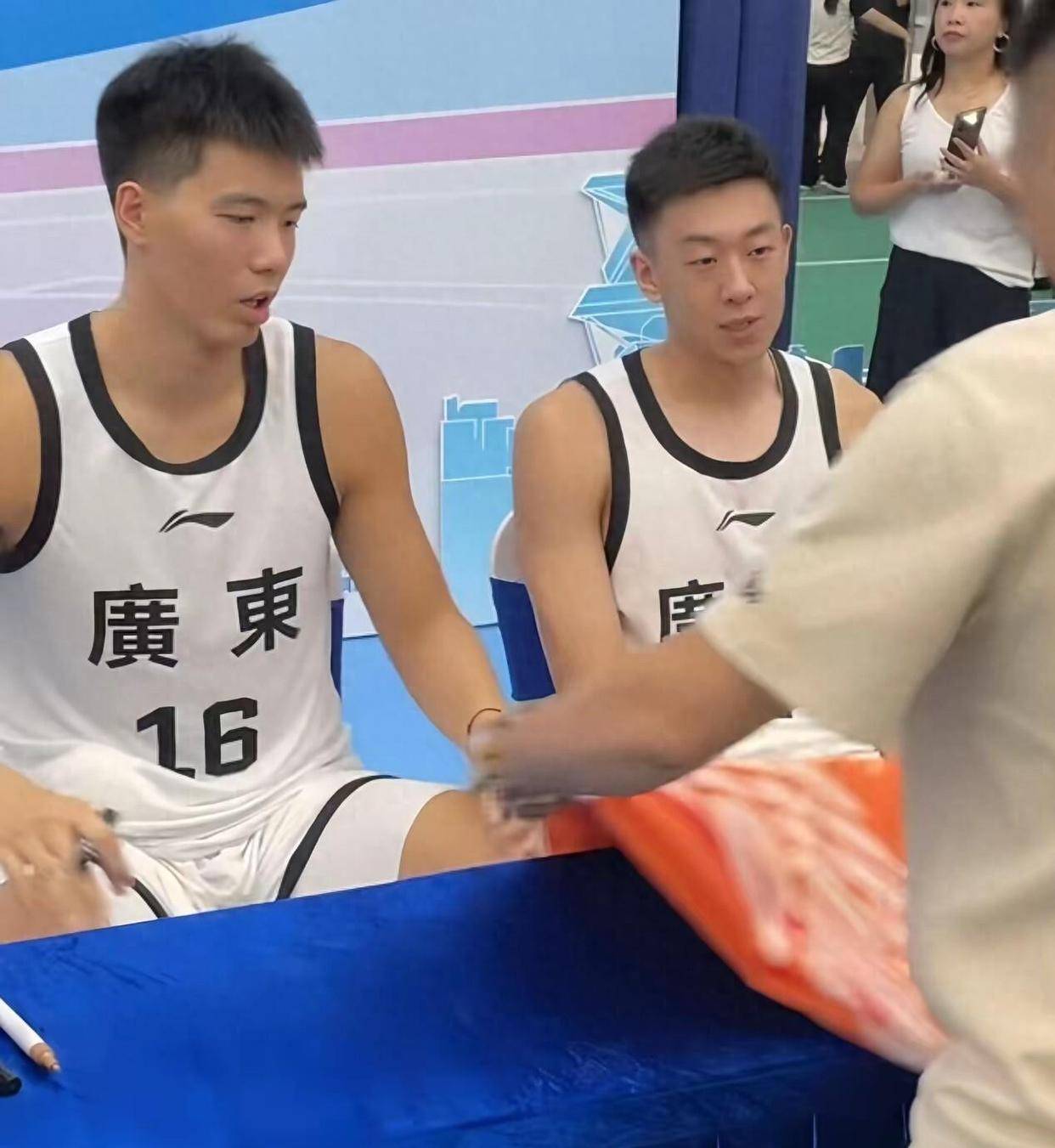 开云体育官网-广东男篮再度击败对手，豪取六连胜