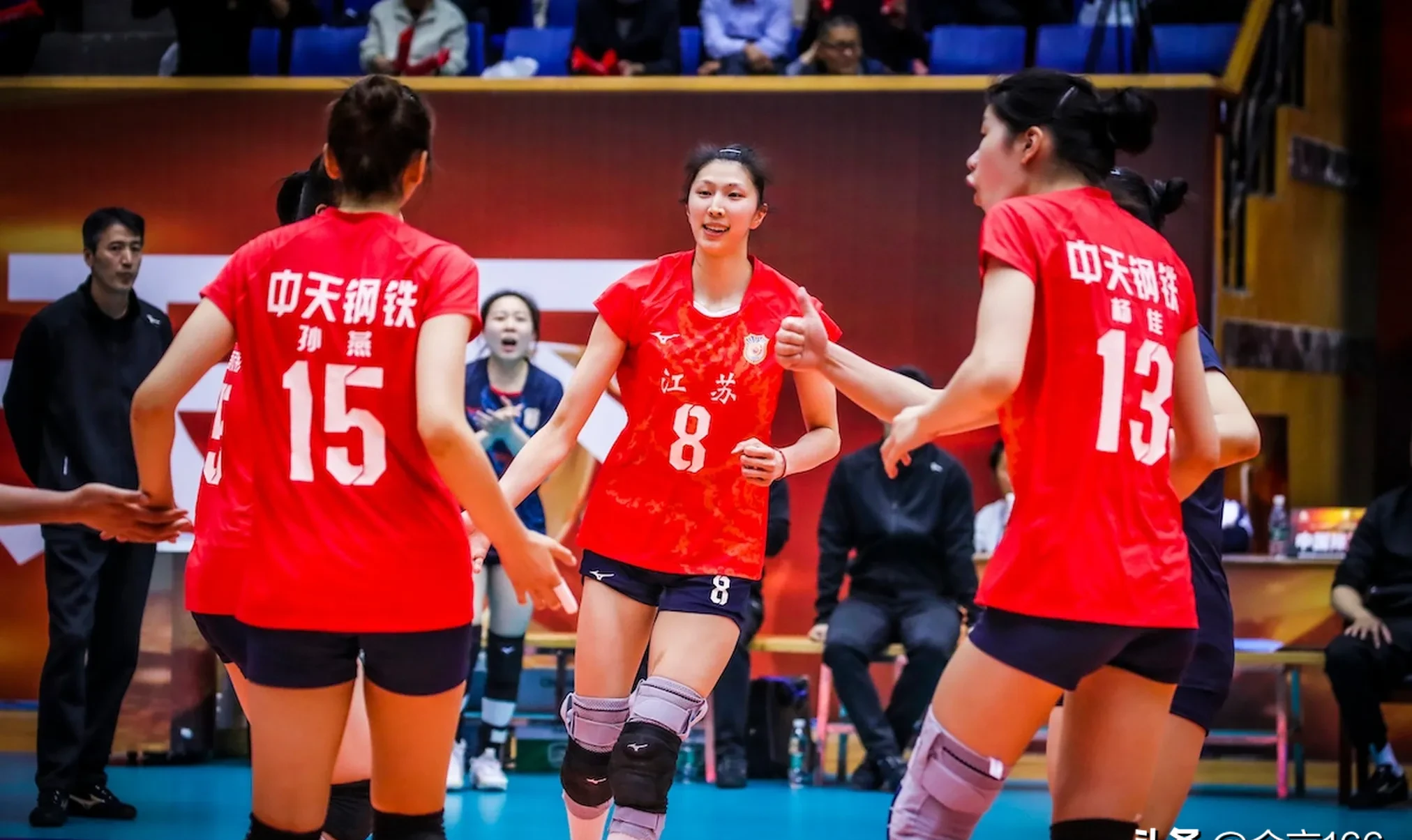 开云下载-菲律宾代表队在排球比赛中表现亮眼