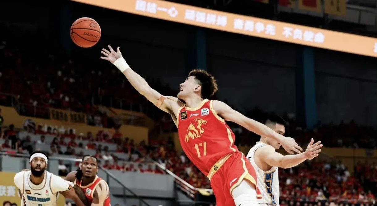 杭州疯狂狂笑，以大比分力克福州男篮的简单介绍