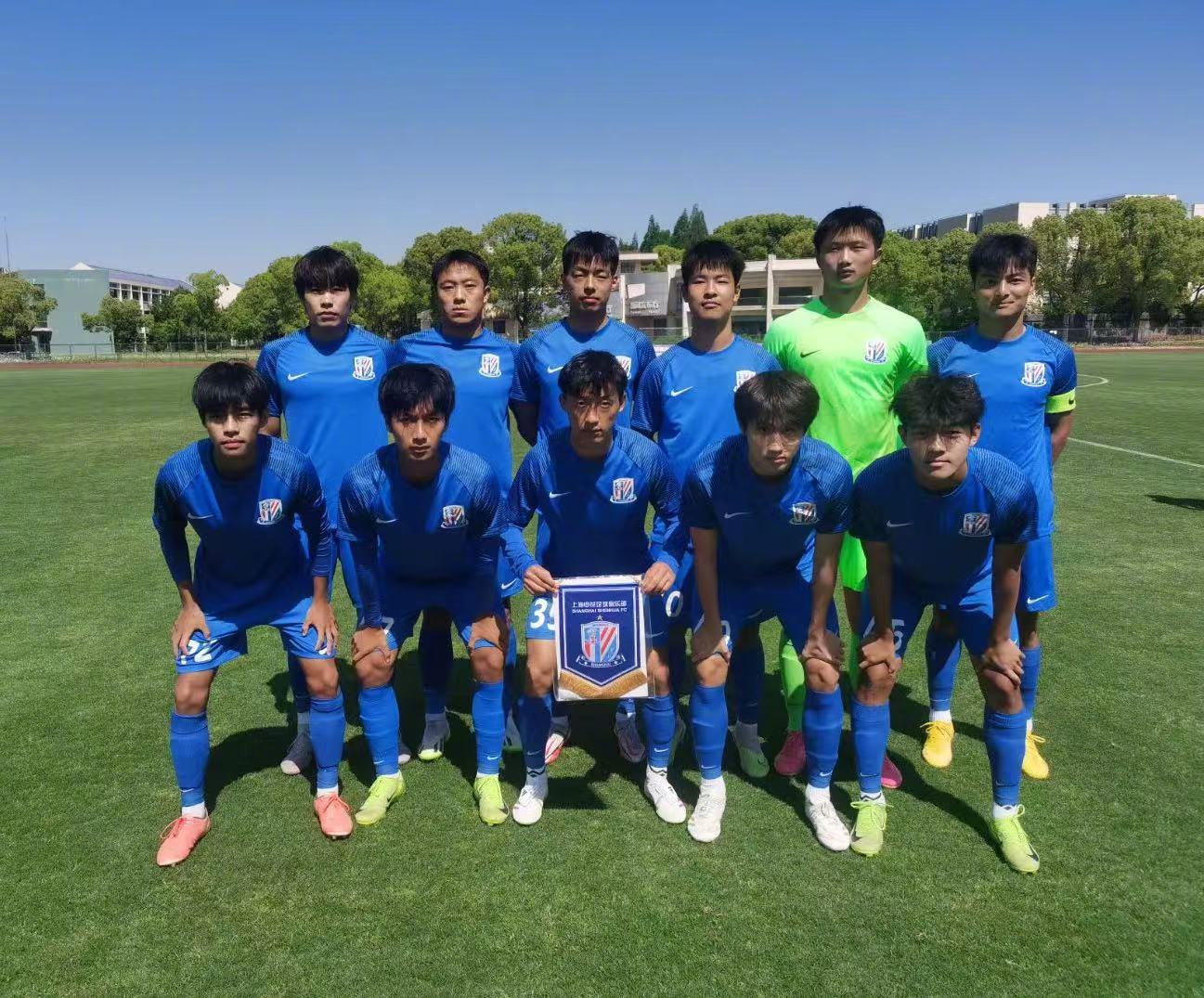 国内足球职业联赛球队应对国内外重要比赛的简单介绍