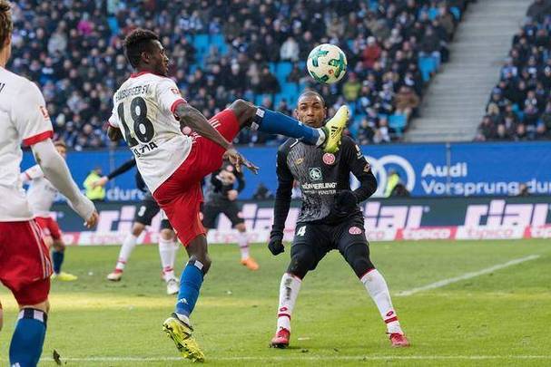 开云APP-柏林赫塔队新赛季状态神勇，德甲前四固守