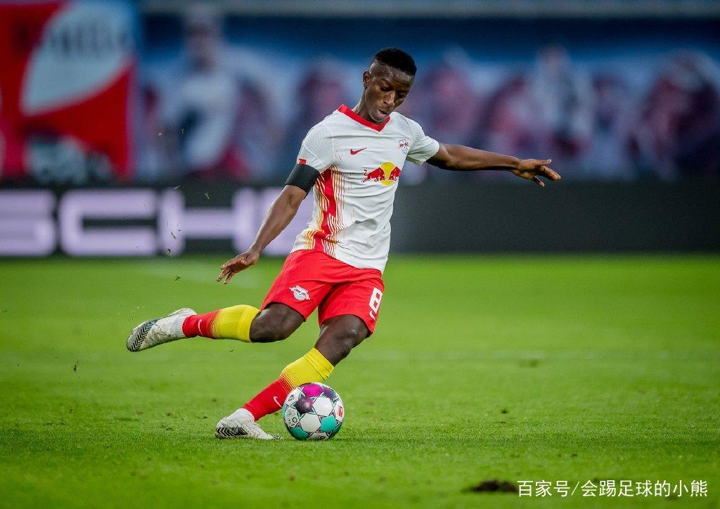 开云体育-莱比锡红牛绝杀巴萨,本泽马刷新纪录