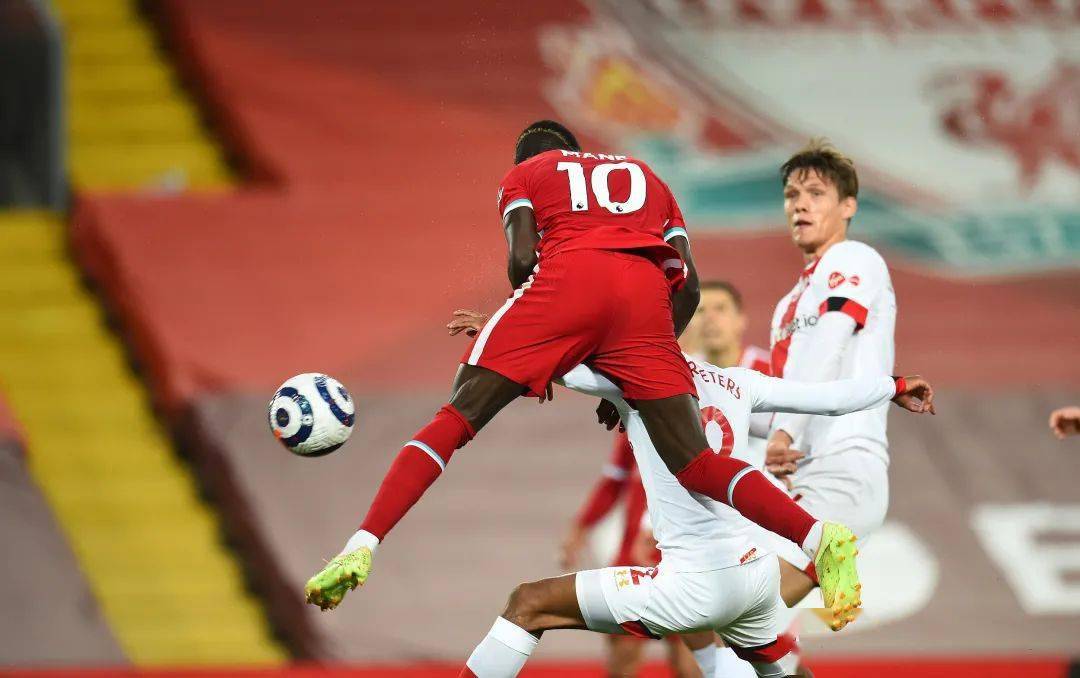 哈斯车队轻取红牛二队,阿隆索刷新纪录 哈斯车队轻取红牛二队,阿隆索刷新纪录