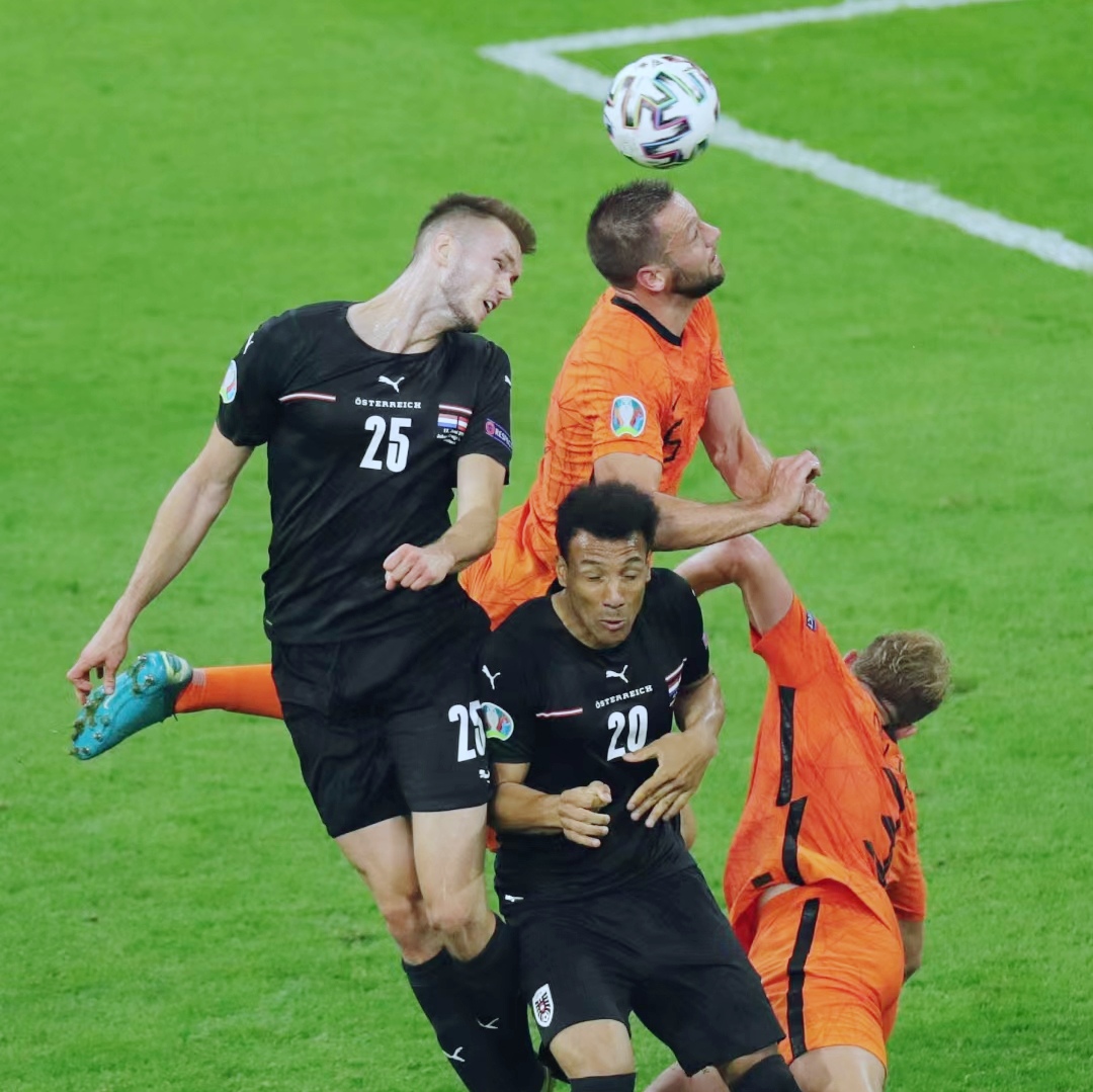 葡萄牙队鏖战英格兰队,波尔统治全场 葡萄牙队鏖战英格兰队,波尔统治全场