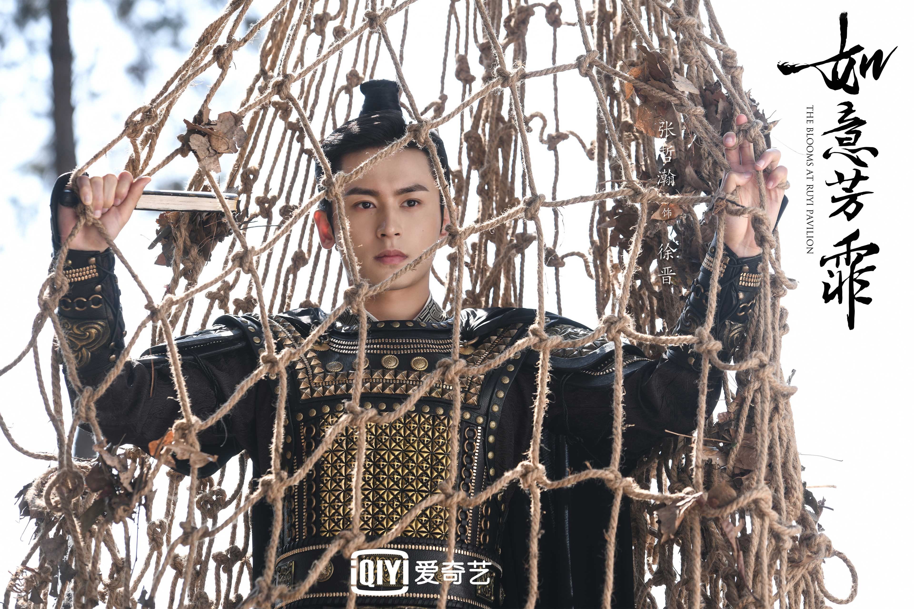 开云APP-当篮球之光投射绿茵场,利拉德用跨界的惊艳点燃意甲焦点之夜