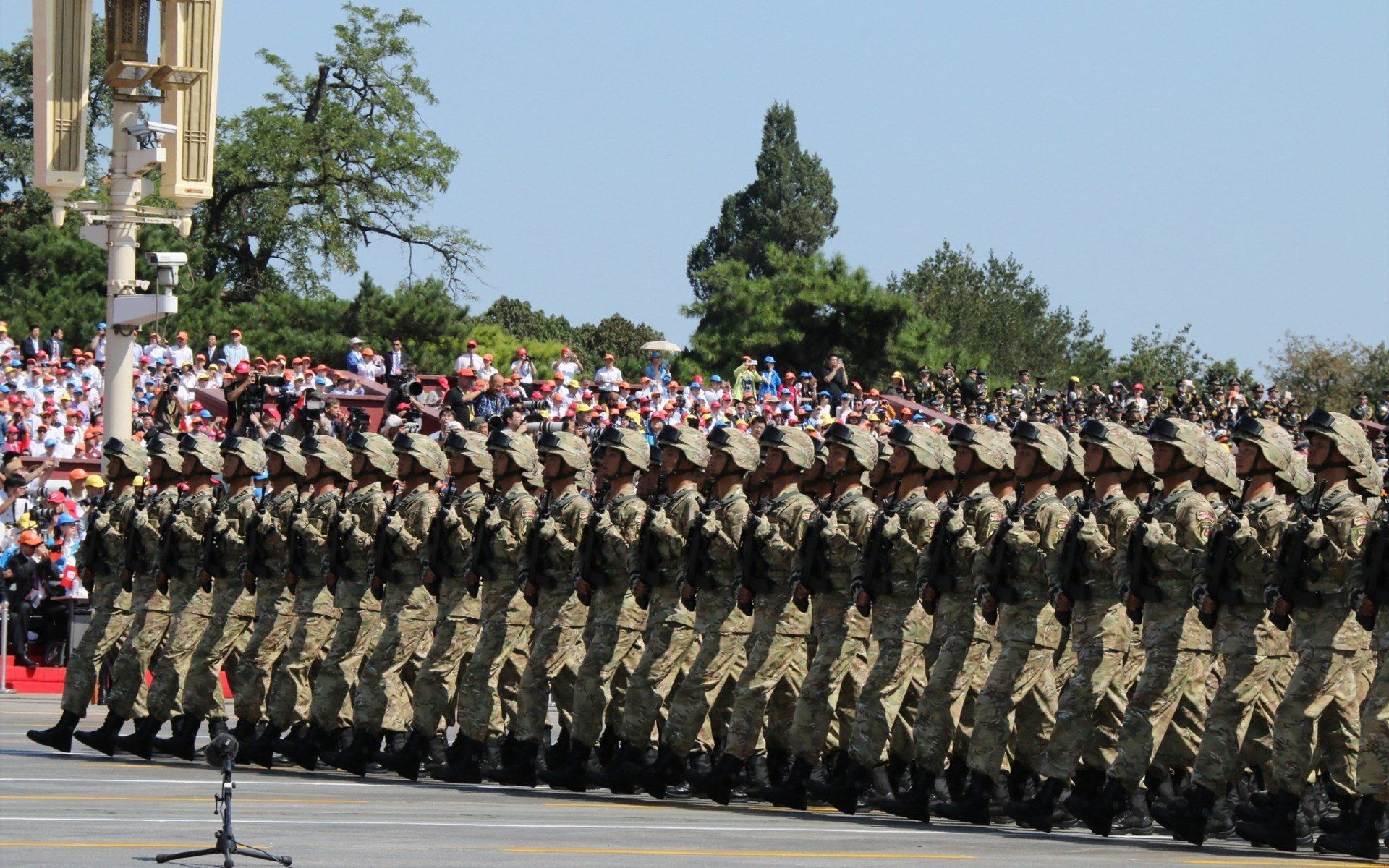 慈善赛化身火力展示场，曼城碾压南非，京多安两射一传定乾坤